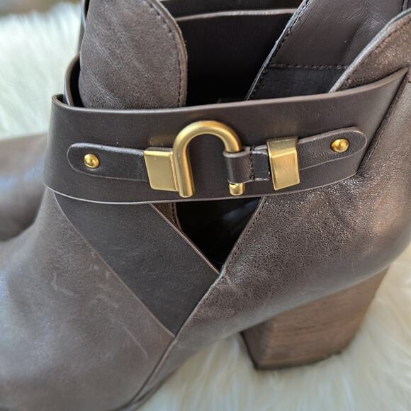 Isola | Side buckle bootie Size 9 - Picture 5 of 13